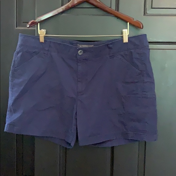 Eddie Bauer Pants - Eddie Bauer Navy shorts size 18